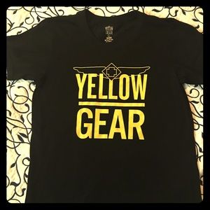 Young men’s tee shirt